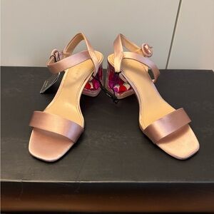 ZARA sandals for women.Color: light pink. Size:6. New
